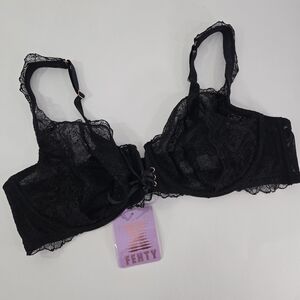 NWT Savage Fenty black lace bra
